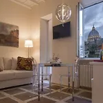La Porta Rossa Di Borgo - Vatican Luxury Lägenhet *